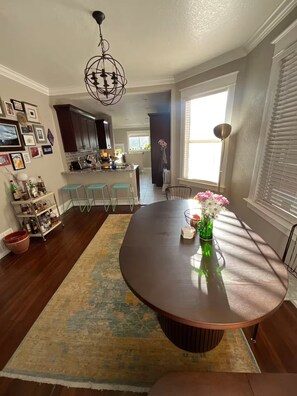 Dining - Bright bungalow 3 blocks to City Park (Denver)