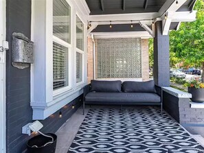 Terrace/patio - Bright bungalow 3 blocks to City Park (Denver)
