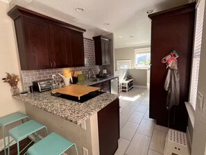 Private kitchen - Bright bungalow 3 blocks to City Park (Denver)