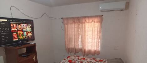 1 soverom, strykejern/-brett, wi-fi (inkludert) og sengetøy