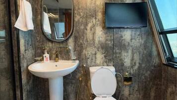 Towels, soap, toilet paper