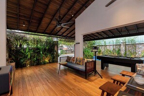 Living area - AnNam Pool & Karaoke Villa (Vung Tau)