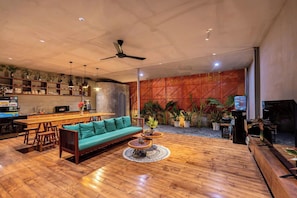 Shared kitchen facilities - AnNam Pool & Karaoke Villa (Vung Tau)