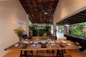 Shared kitchen facilities - AnNam Pool & Karaoke Villa (Vung Tau)