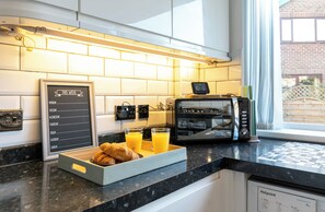 Dining - Headingley Lodge - Modern Home Near City Centre (Leeds)