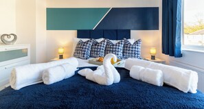 3 bedrooms, iron/ironing board, free WiFi, bed sheets - Headingley Lodge - Modern Home Near City Centre (Leeds)