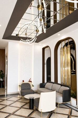 Lobby sitting area - Hali Hotel Da Lat (Da Lat)
