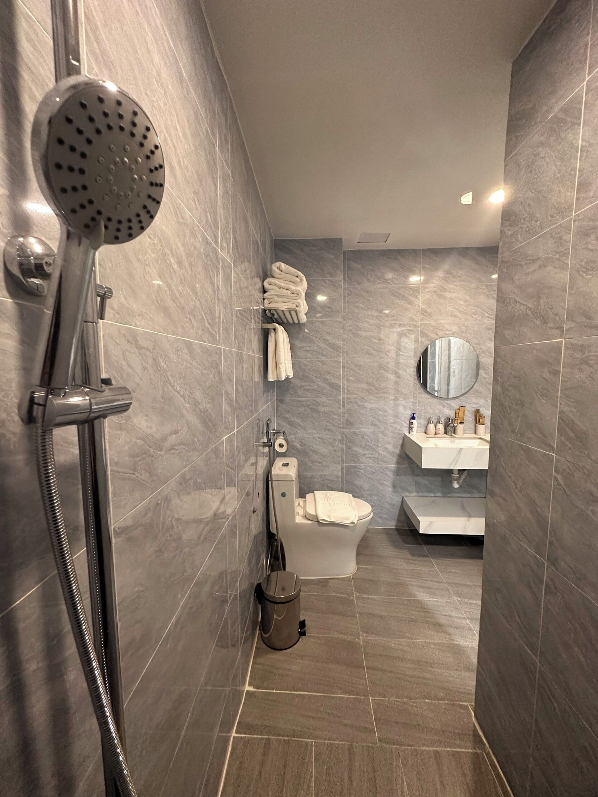 Quarto casal ou duplo superior | Banheiro | Produtos de toalete grátis, toalhas de banho, sabonete, shampoo