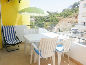 Outdoor dining - Aurorasol Carvoeiro Beach Apartment Luxury (Carvoeiro)