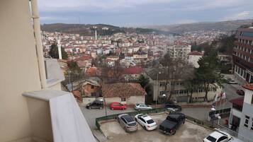 Economy Room, City View | Desk, free WiFi