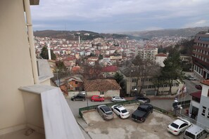 Economy Room, City View | Desk, free WiFi