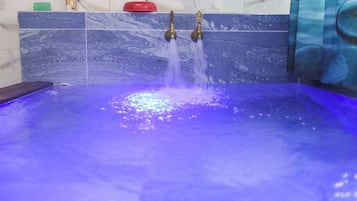 Shower, hair dryer, bathrobes, slippers