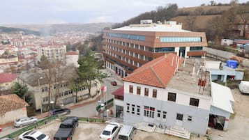 Family Room, City View | Desk, free WiFi