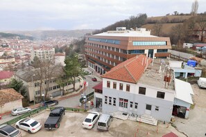 Family Room, City View | Desk, free WiFi