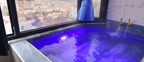 Duble + 1 Termal Havuzlu Süit Oda | Balcony view