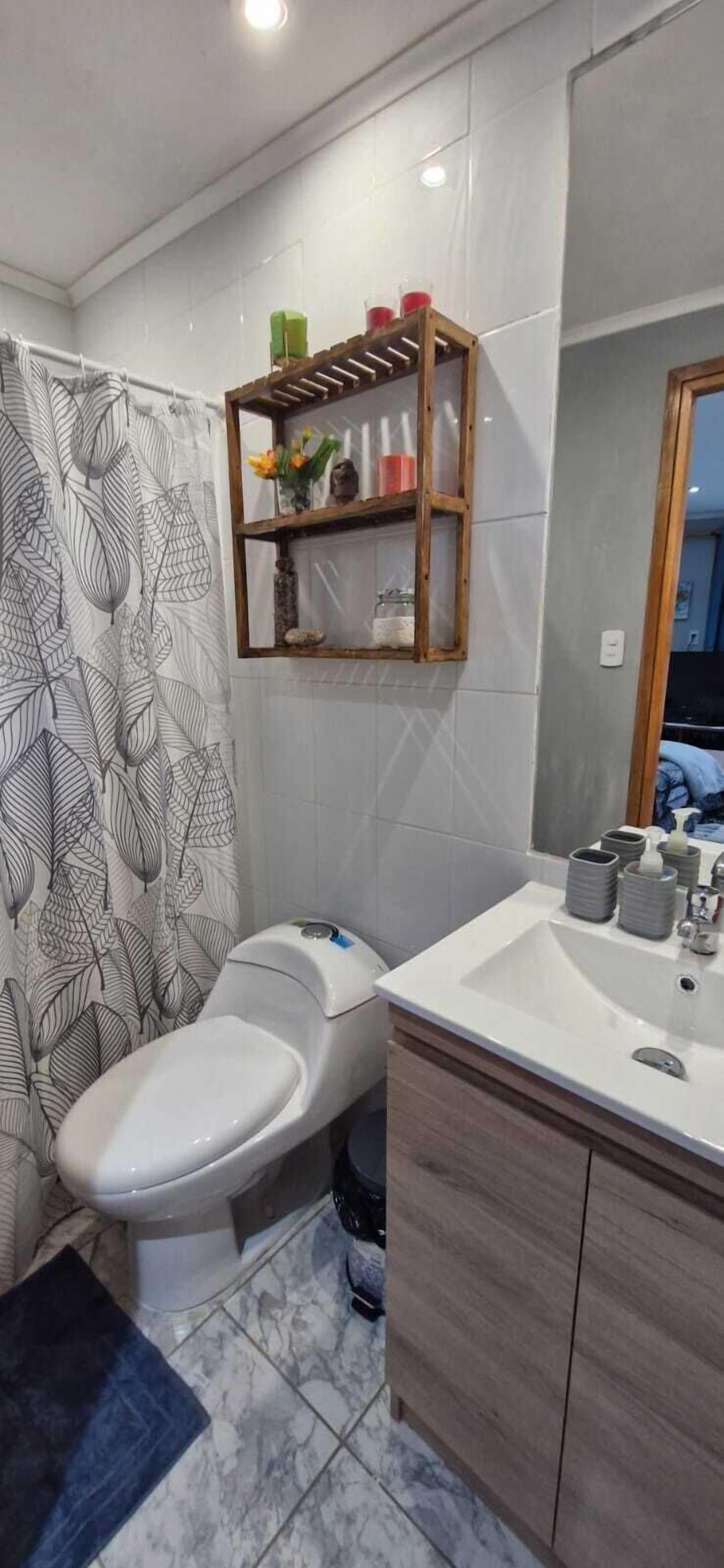 Habitació individual estàndard, pati, vistes a la muntanya | Bany | Combinació de dutxa i banyera, tovalloles, sabó i xampú 