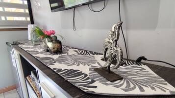 Superior Double Room, 1 Queen Bed, Patio, Mountain View | Desk, laptop workspace, blackout drapes, free WiFi