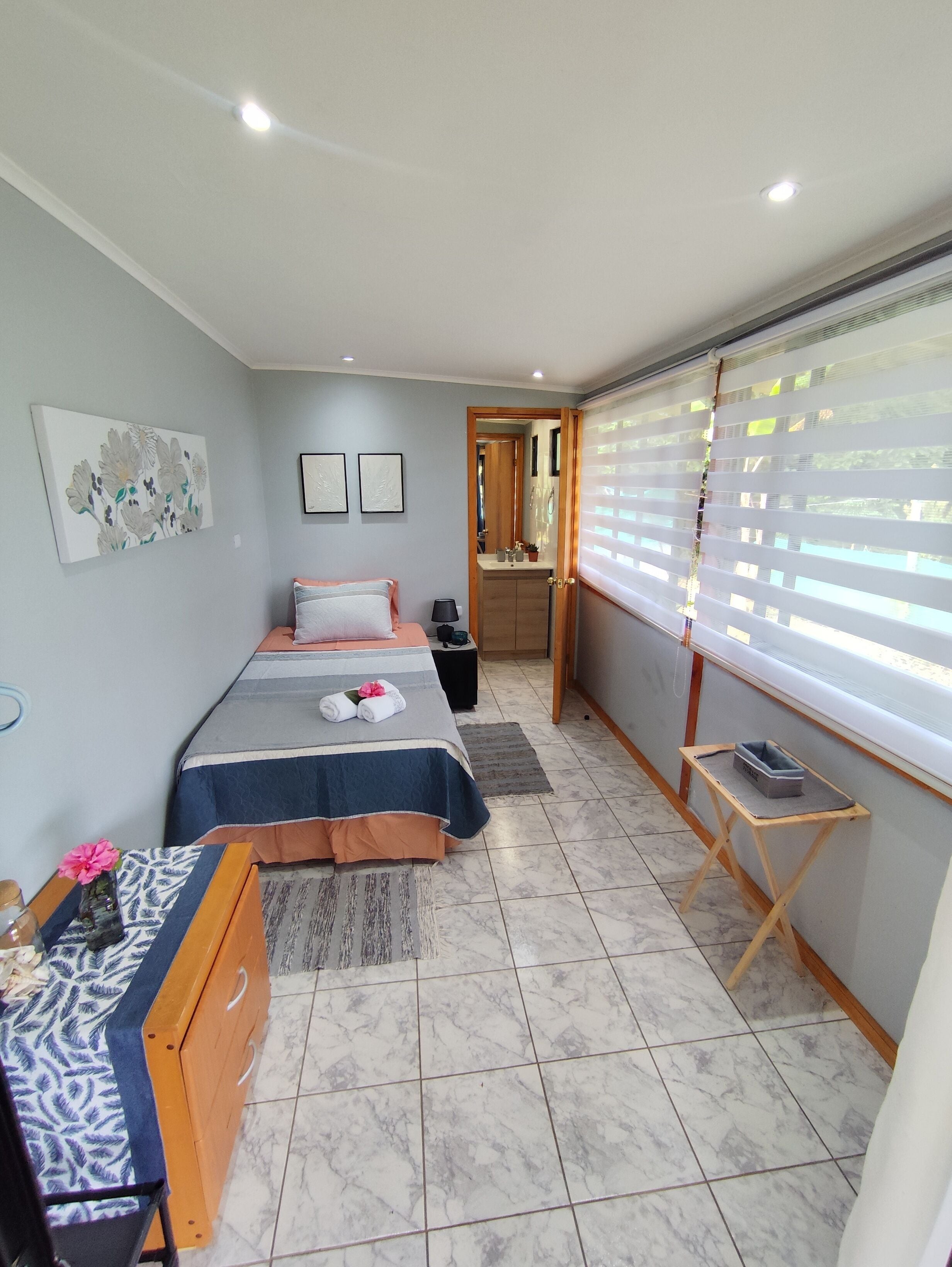 Standard Single Room, Patio, Mountain View | Desk, laptop workspace, blackout drapes, free WiFi