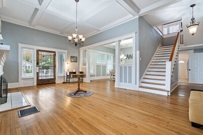 Spacious Homey Stay w/ Games, Gym, Near Downtown