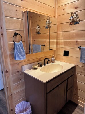 Shower, hair dryer, towels, soap - Cozy Northern Maine Cabin -Near Snowmobile-Wifi-Full Kitchen (Fort Kent)