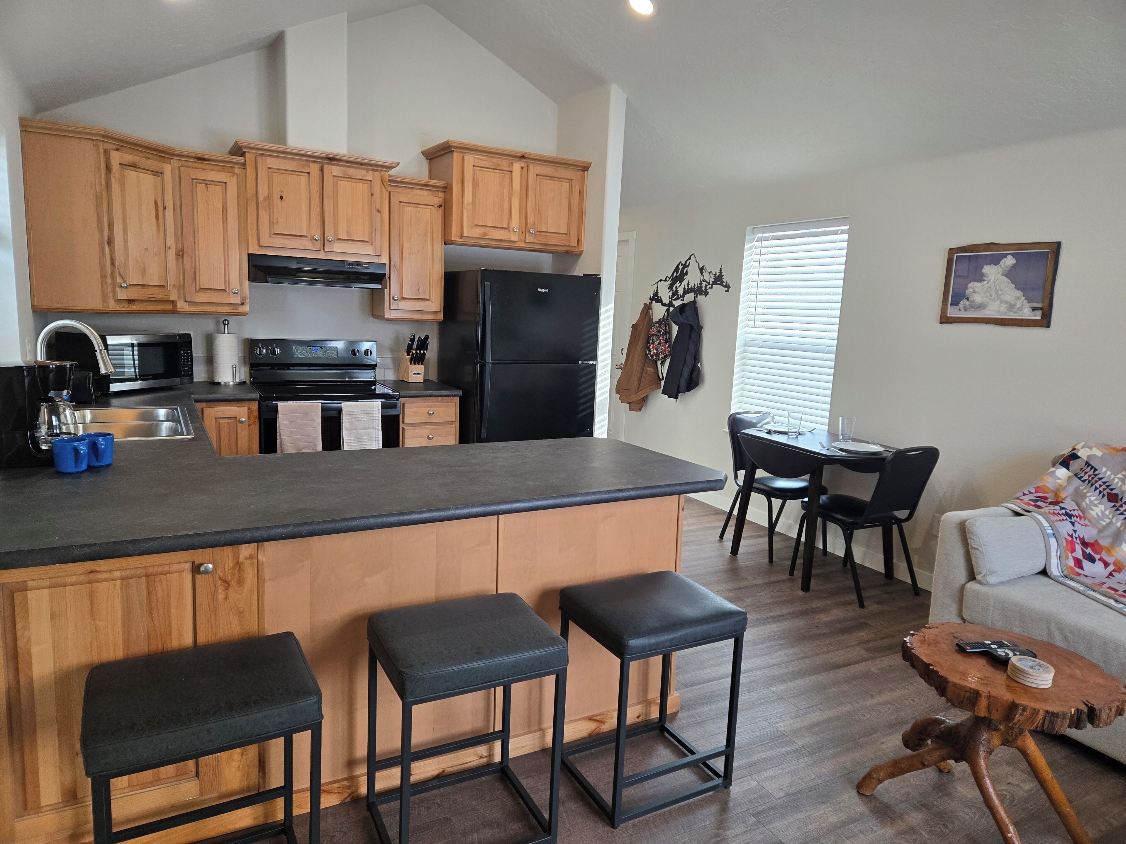 Micro-ondes, four, plaque de cuisson, lave-vaisselle