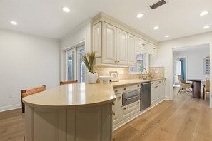 Fridge, microwave, oven, stovetop - Luxury Coastal Retreat | Salt Water Heated Pool (Sanibel)