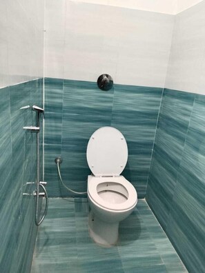 Shower, towels, soap, shampoo