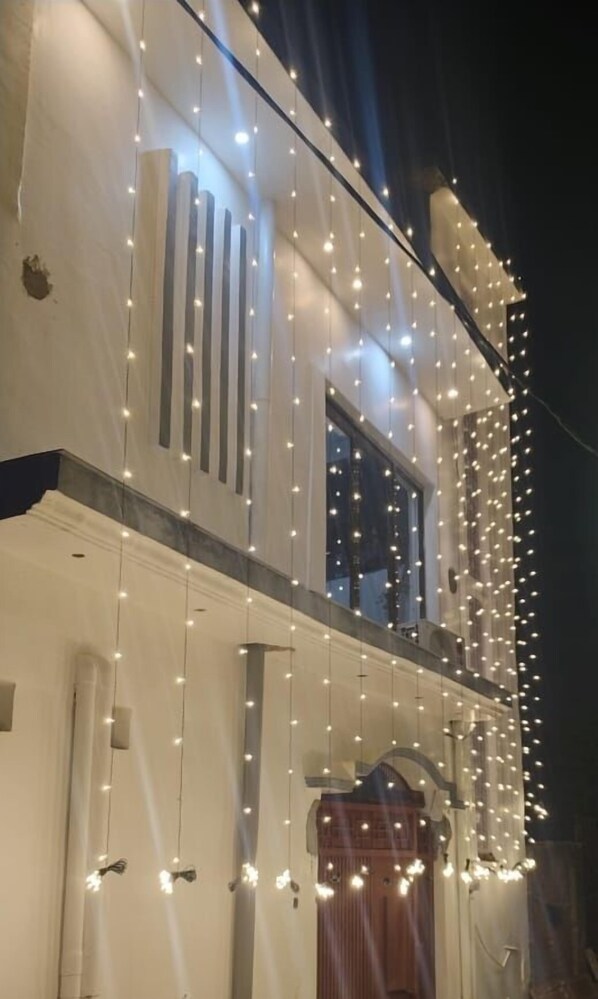 Fachada de la propiedad