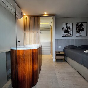 1 bedroom, iron/ironing board, WiFi, bed sheets - Exclusive Duplex Retreat with Hot Tub (Plano Piloto)