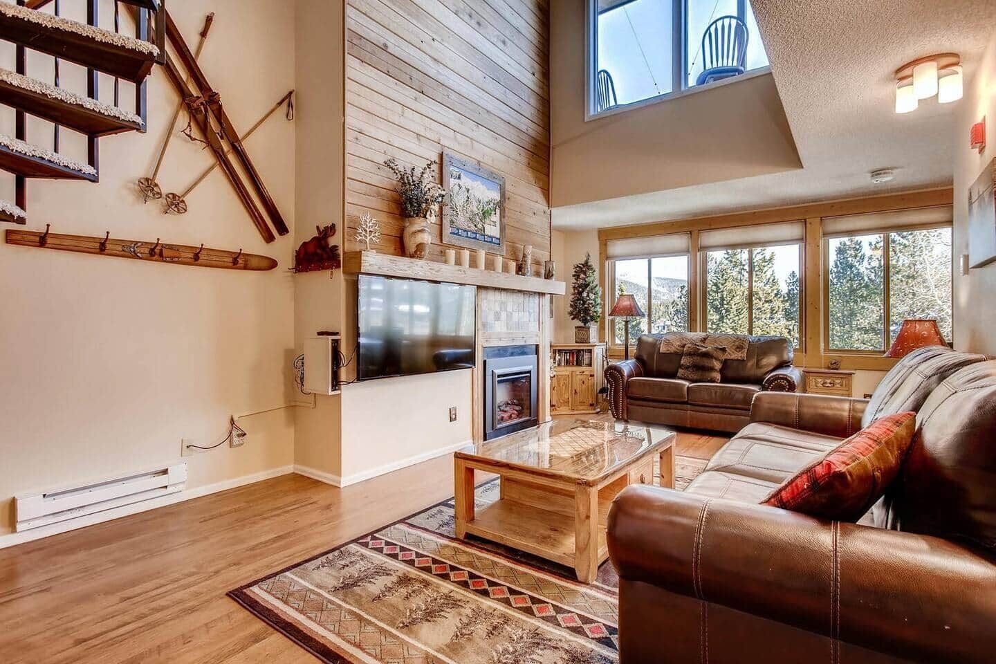 Smart-tv och eldstad