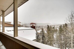 Property grounds - Beautiful Breck Condo, block from Main and Gondola (Breckenridge)