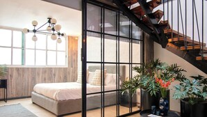6 bedrooms, iron/ironing board, WiFi, bed sheets - La Chula · Stylish Home in Condesa + Rooftop Bar (Mexico City)