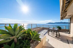 Outdoor dining - Apartment (Cannes)