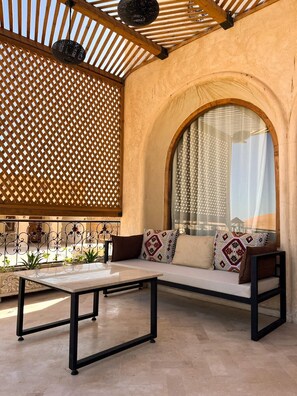 Royal-Suite, Blick auf die Wüste | Terrasse/Patio