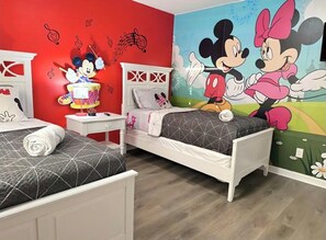 4 Schlafzimmer, Bügeleisen/Bügelbrett, kostenloses WLAN, Bettwäsche