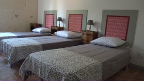 Spa - Between Camargue and Alpilles, 5 minutes from the center of Arles. Ideal for families. (Arles)