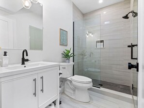 Shower, hair dryer - 5BR3B By Subway Downtown (Boston)