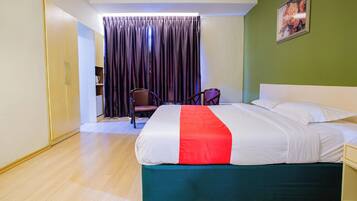 Setrika/meja setrika dan Wi-Fi gratis