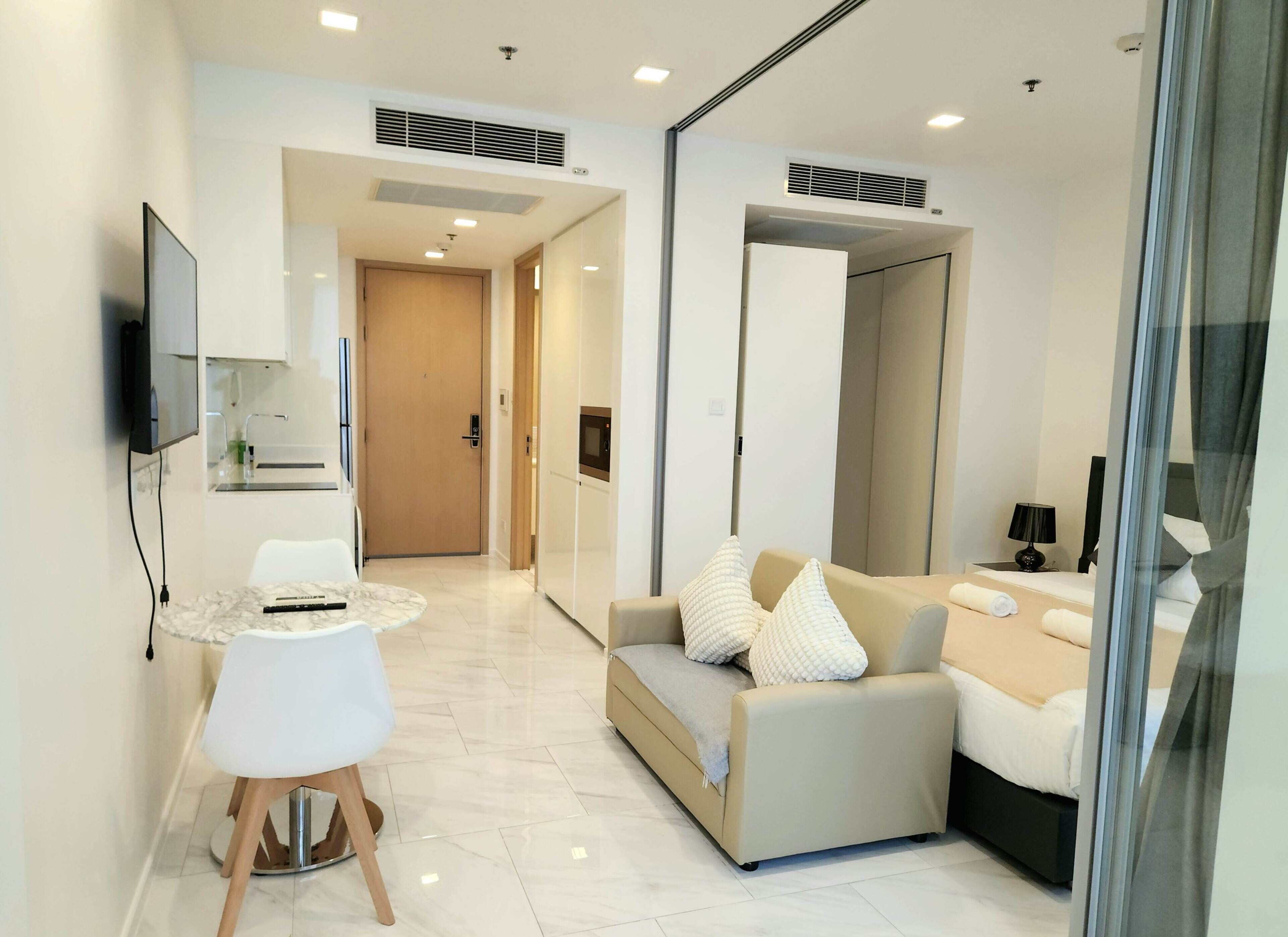 Apartment, 1 Bedroom, Accessible, Private Pool | Living room