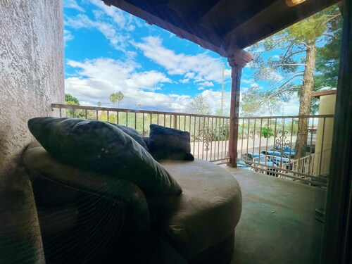 Relaxing Central Tucson Stay with Mountain View