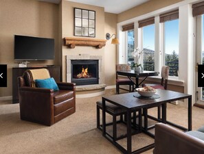 Living area - Spacious 3-bedroom condo in superb Beaver Creek. (Beaver Creek)