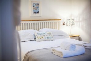 2 bedrooms, iron/ironing board, WiFi, bed sheets - The Dairy, charming countryside stay near the coast (Wareham)