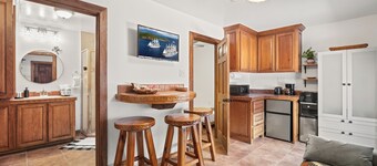 Charming 1-bedroom casita with AC in Old Town Albuquerque