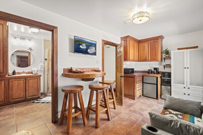 Charming 1-bedroom casita with AC in Old Town Albuquerque