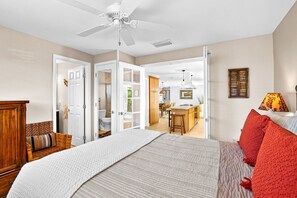3 bedrooms, desk, iron/ironing board, free WiFi - Holmes Beach Gem • Heated Pool & Boat Dock (Holmes Beach)