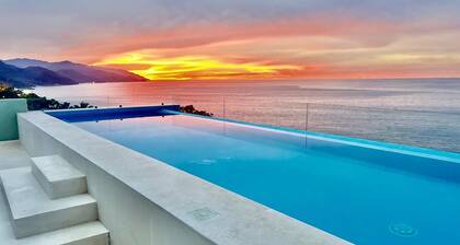 Ocean View Rooftop Pool Condo