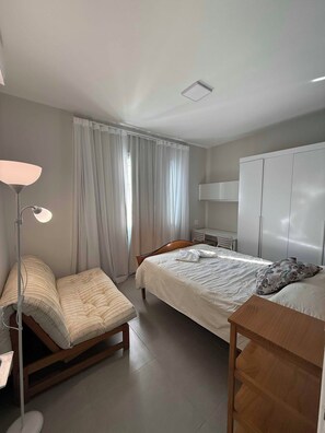 4 Schlafzimmer, Schreibtisch, Bügeleisen/Bügelbrett, kostenloses WLAN