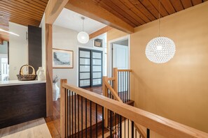 Interior - Stoney Creek 4BR|3BA Nature Oasis | Sauna, Games & Luxe Comfort | Smart TV (Hamilton)