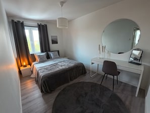 3 chambres, fer et planche à repasser, Wi-Fi, literie fournie