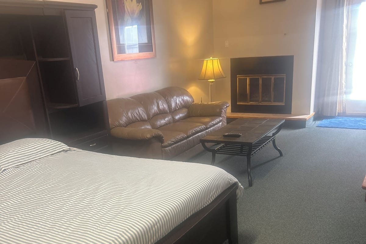 Classic Cabin, Multiple Beds | Free WiFi